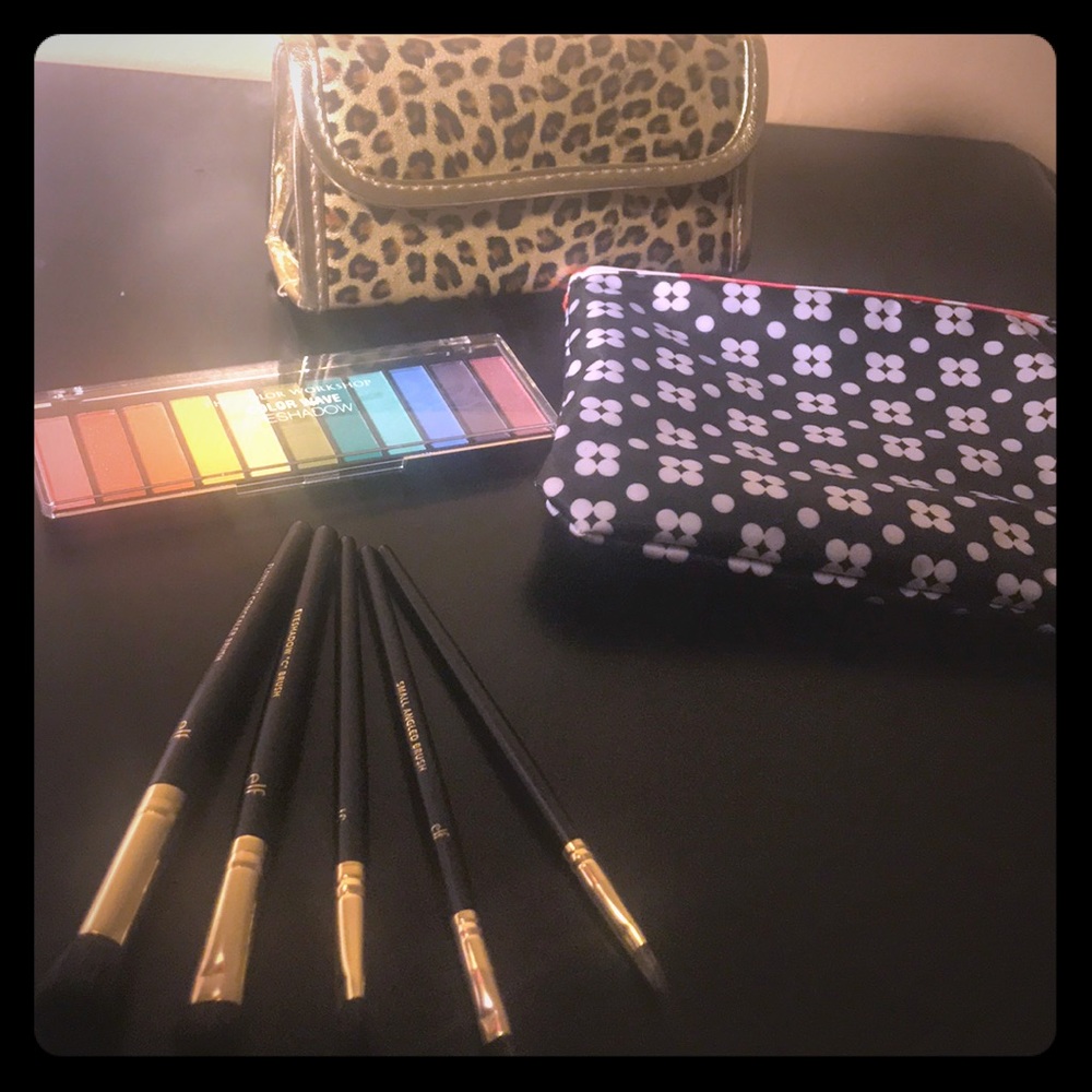 5 brush set, eyeshadow, makeup bag, & beauty kit